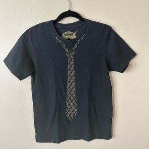 Vintage emo skull bowtie shirt unisex